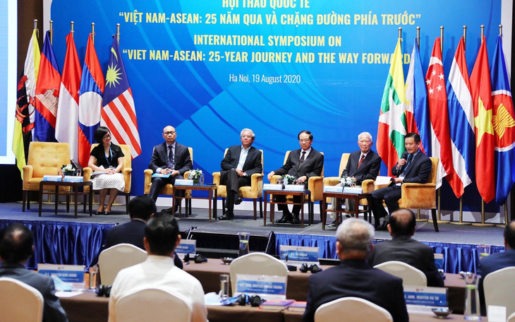Ông Vũ Khoan: 'ASEAN là bậc thang đầu tiên để Việt Nam hội nhập với thế giới'