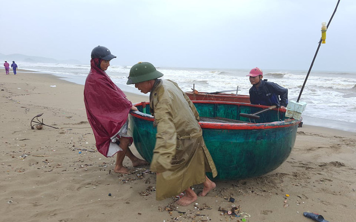 Bão số 2 áp sát bờ biển Ninh Bình đến Nghệ An, dự kiến đổ bộ từ trưa 2-8