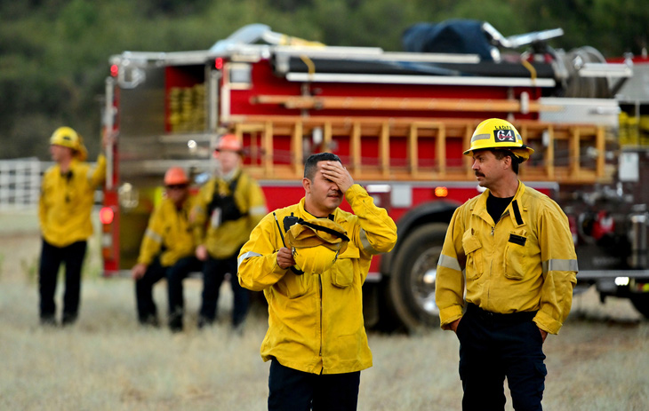 Cháy rừng ở Nam California, gần 8.000 người sơ tán - Ảnh 6.