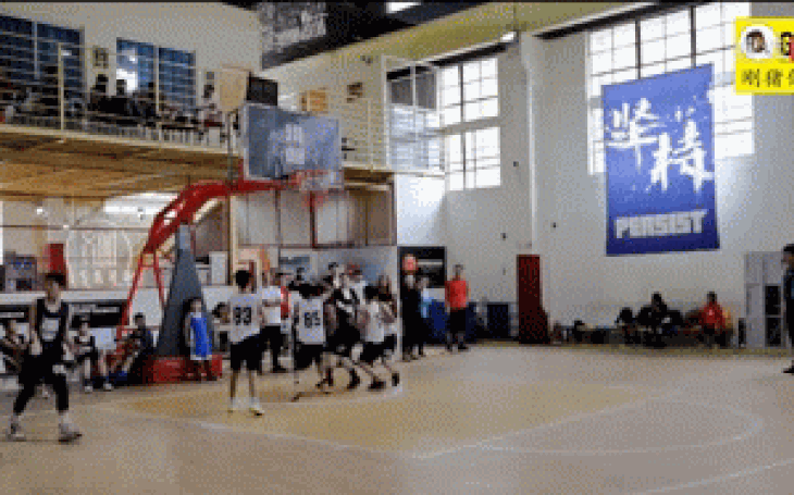 Video: Thi đấu như... đánh lộn, cầu thủ bóng rổ Trung Quốc bị cấm 2 năm