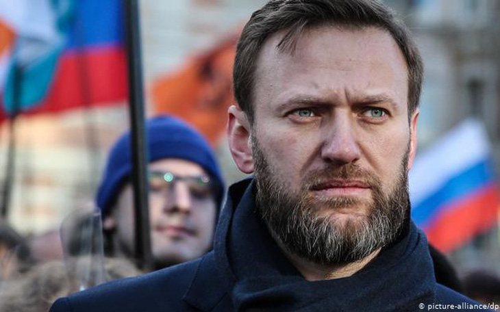 Nhà chính trị đối lập Nga Alexei Navalny được đưa tới Đức điều trị