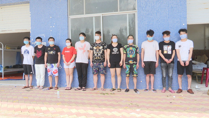 Trốn truy nã, 11 người Trung Quốc sang Móng Cái thuê nhà, tổ chức đánh bạc trên mạng - Ảnh 1.