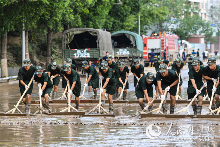 Chùm ảnh hậu lũ lụt lịch sử ở Trùng Khánh - Ảnh 1.