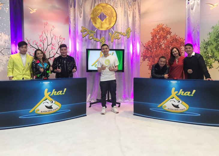 Gia Thành làm MC gameshow Đồng Vàng - Ảnh 1.