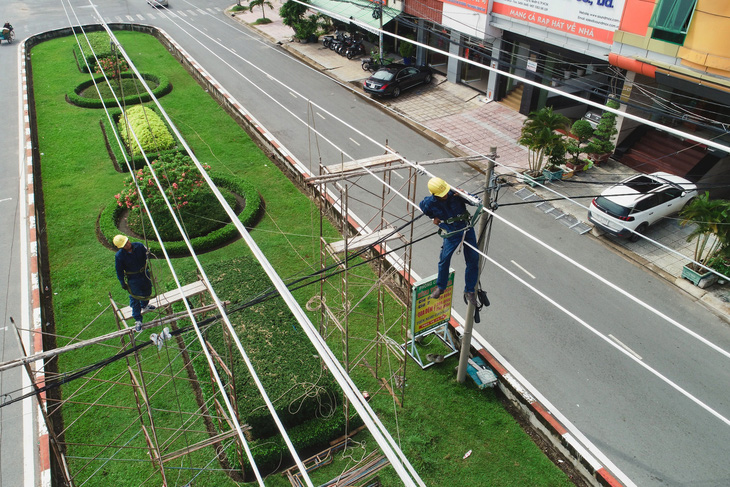 Vận hành đường dây 110kV Phú Lâm - Bình Phú: Nâng cấp lưới điện phía tây TP.HCM - Ảnh 1.