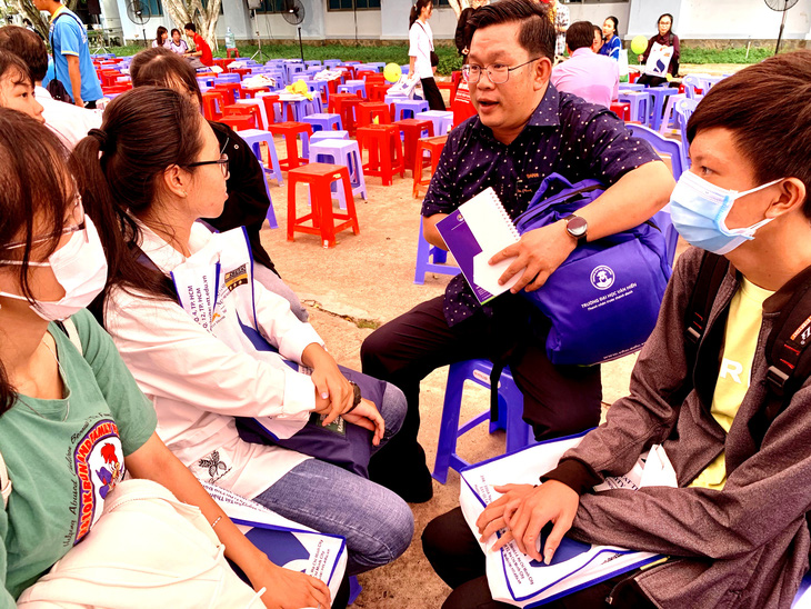 570 thí sinh được ưu tiên xét tuyển vào ĐH Khoa học tự nhiên TP.HCM - Ảnh 1.