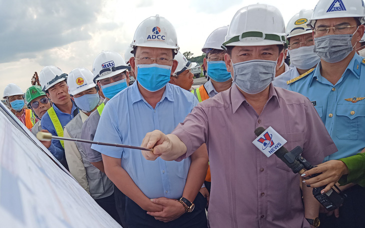 Cuối tháng 12 phải xong dự án nâng cấp đường băng Tân Sơn Nhất
