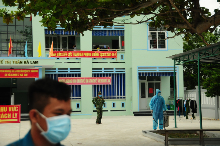 Phòng hóa Quân khu 5 phun khử trùng dập dịch tại điểm nóng Quảng Nam - Ảnh 15.