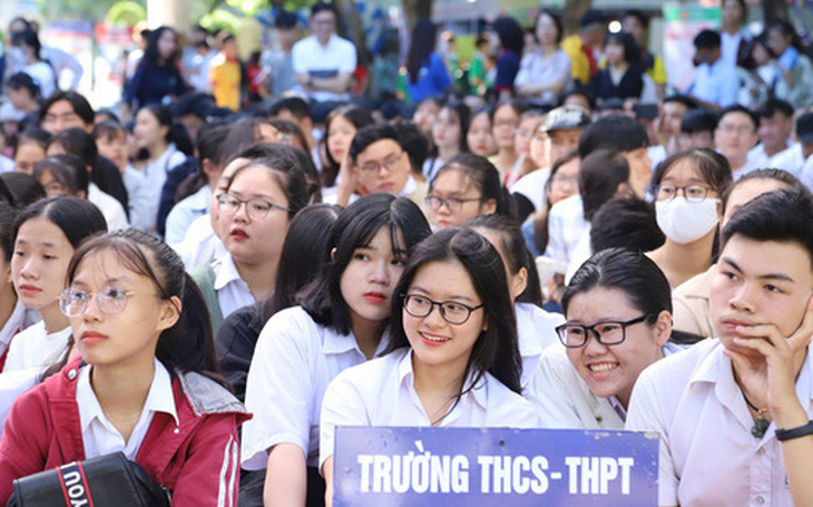 TP.HCM: Học sinh thi tốt nghiệp THPT được mở khẩu trang khi ổn định chỗ ngồi