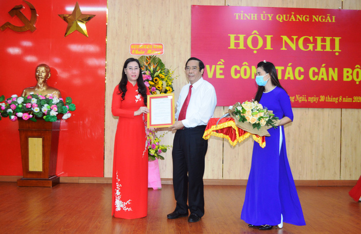 Bà Bùi Thị Quỳnh Vân làm bí thư, ông Đặng Ngọc Huy là phó bí thư Tỉnh ủy Quảng Ngãi - Ảnh 1.