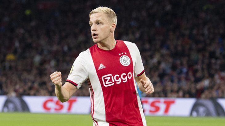 Man Utd chiến thắng Barca trong thương vụ Van de Beek - Ảnh 1.