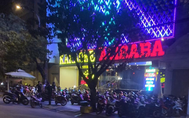 20 khách dương tính với ma túy ở karaoke Alibaba quận Bình Tân