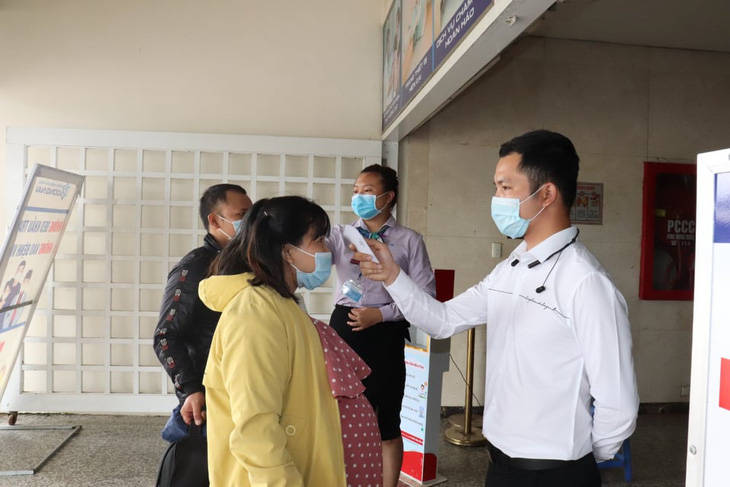 Hơn 400 người tiếp xúc bác sĩ mắc COVID-19 ở Đồng Nai có kết quả âm tính - Ảnh 1.