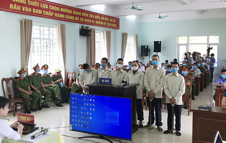Đưa người Trung Quốc vào Việt Nam trái phép, hôm nay tuyên 6 bị cáo án tù - Ảnh 1.
