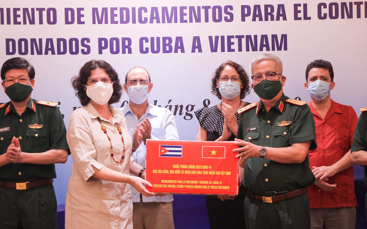 Cuba tặng thuốc, cử chuyên gia sang Việt Nam hỗ trợ chống dịch COVID-19