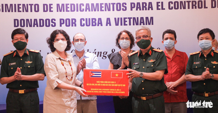 Cuba tặng thuốc, cử chuyên gia sang Việt Nam hỗ trợ chống dịch COVID-19 - Ảnh 1.