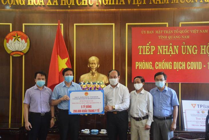 Sau Đà Nẵng, Hải Phòng ủng hộ Quảng Nam 5 tỉ - Ảnh 1.
