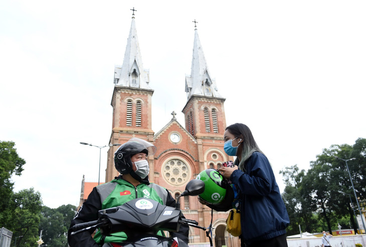 Gojek chính thức hoạt động tại Việt Nam: Tài xế vui vẻ, khách hàng hài lòng - Ảnh 2.