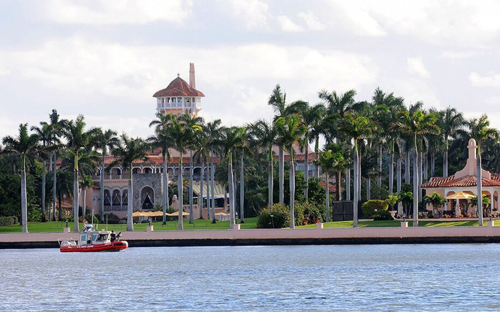 Hàng xóm phản đối ông Trump về sống tại Mar-a-Lago, phía ông Trump tuyên bố 