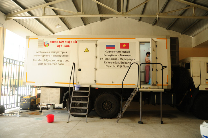 Bên trong cỗ máy xét nghiệm COVID-19 của Trung tâm Nhiệt đới Việt - Nga - Ảnh 4.