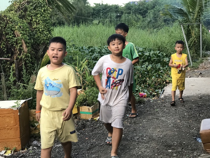 Đời ve chai - tìm miếng ăn từ rác - Kỳ cuối: Nước mắt, nụ cười xóm ve chai - Ảnh 3.