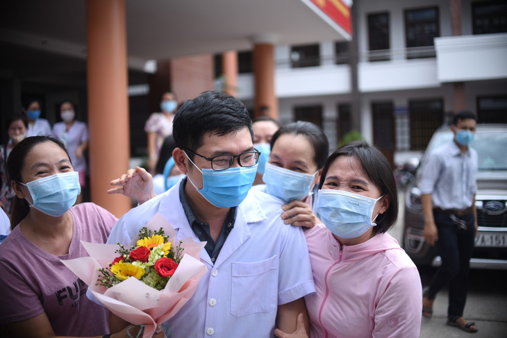 Thêm 10 cán bộ y tế từ Bình Định chi viện Quảng Nam chống dịch - Ảnh 2.