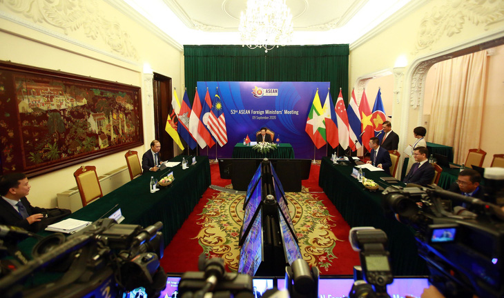 Bloomberg: Việt Nam ủng hộ nỗ lực duy trì hòa bình ở Biển Đông của Mỹ - Ảnh 1.