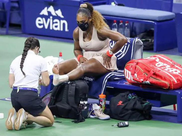 Ngược dòng trước Serena, Azarenka gặp Naomi Osaka ở chung kết Mỹ mở rộng - Ảnh 3.
