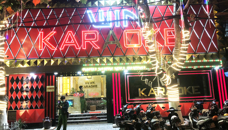 Phát hiện 33 người phê ma túy tại 2 quán karaoke ở Bình Tân - Ảnh 1.