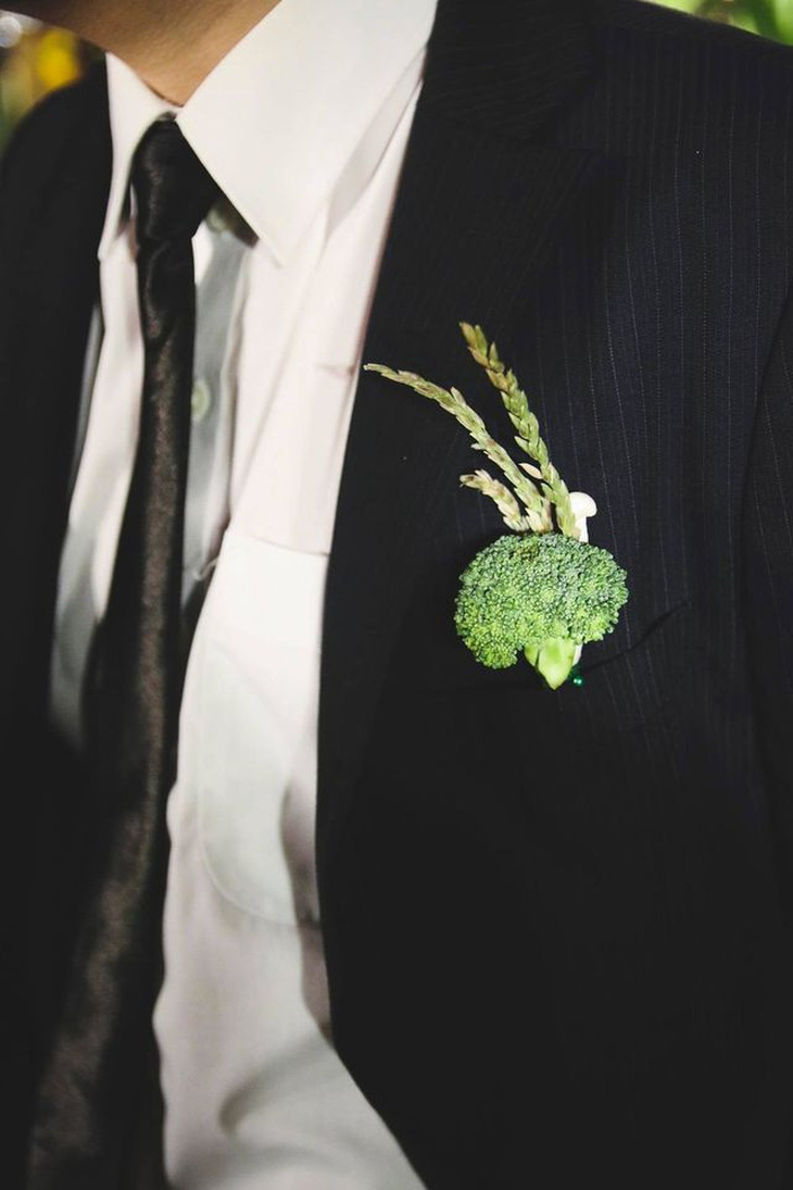 Đám cưới xanh: hoa, đồ trang trí làm từ... rau củ quả - Ảnh 4.