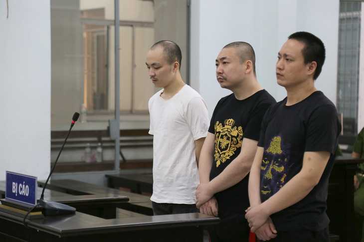 Nhóm bị cáo Trung Quốc giết đồng hương tại Nha Trang lãnh án - Ảnh 1.
