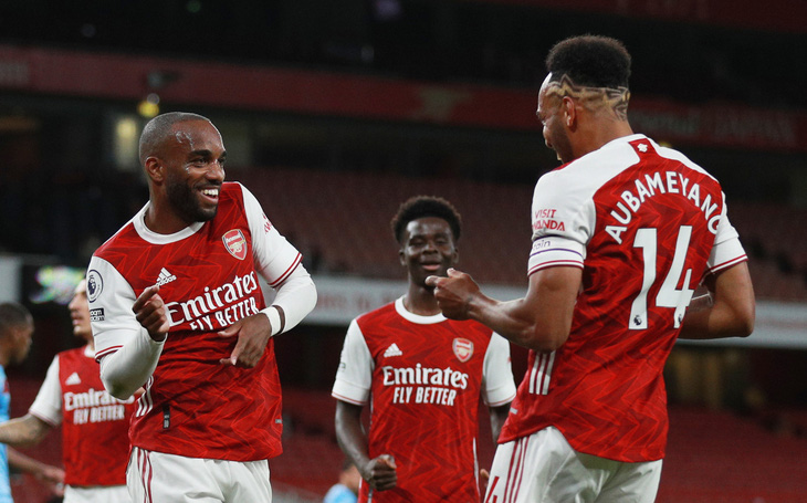 Arsenal suýt khóc hận ở sân nhà nhưng vẫn có trận thắng thứ 2 liên tiếp - Ảnh 1.