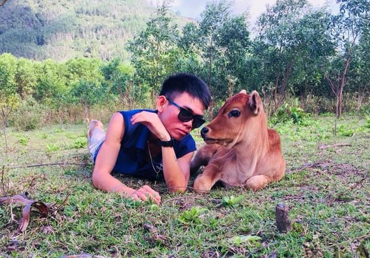 YouTuber chăn bò của Việt Nam hợp tác với rapper Mỹ đình đám Wiz Khalifa - Ảnh 3.