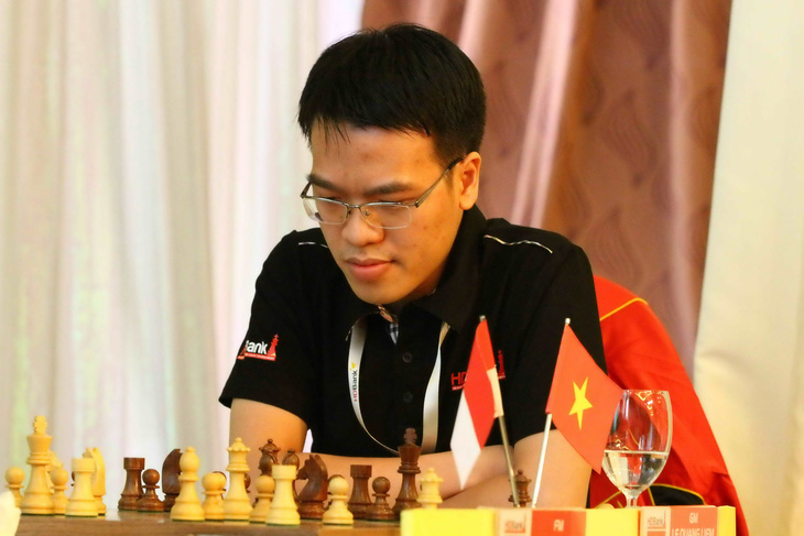 Lê Quang Liêm đánh bại đương kim vô địch cúp cờ vua thế giới - Ảnh 1.