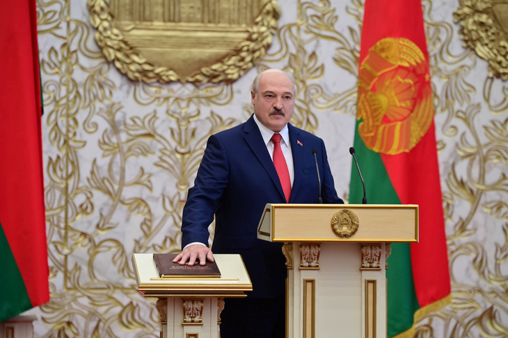 Ông Lukashenko tuyên thệ nhậm chức tổng thống Belarus nhiệm kỳ thứ 6 - Ảnh 1.