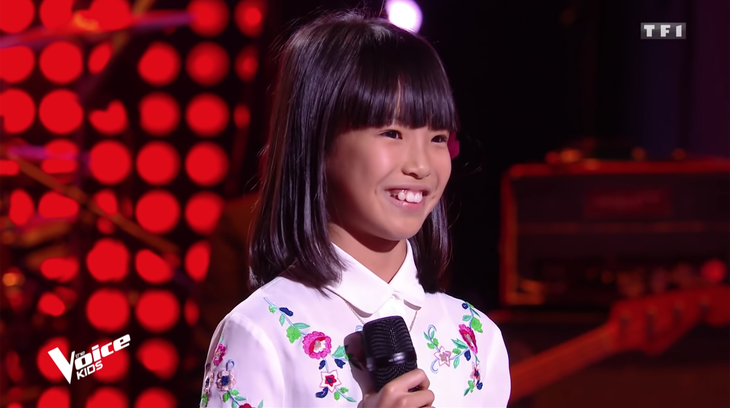 Cô bé gốc Việt hát Bonjour Vietnam thi The Voice Kids Pháp - Ảnh 2.