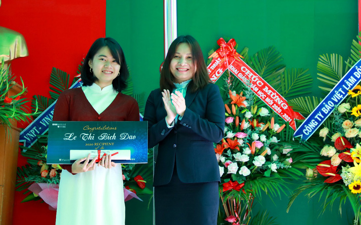 Nữ sinh Đà Lạt giành học bổng ‘khủng’ vào Đại học Quốc tế Sài Gòn
