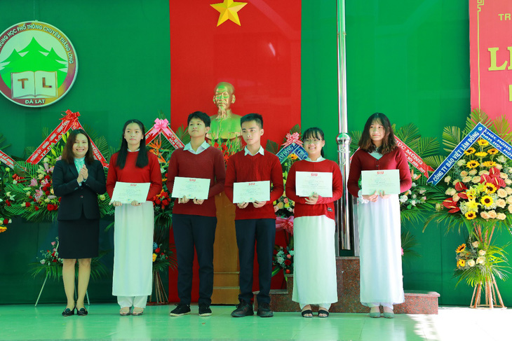 Nữ sinh Đà Lạt giành học bổng ‘khủng’ vào Đại học Quốc tế Sài Gòn - Ảnh 2.