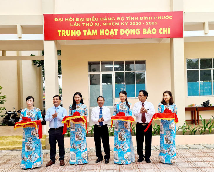 350 đại biểu dự đại hội Đảng bộ Bình Phước từ ngày 1 đến 3-10 - Ảnh 1.