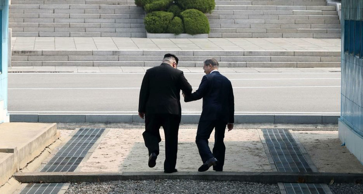 Hai lãnh đạo Hàn Quốc - Triều Tiên thư từ cảm thông hết mực - Ảnh 1.