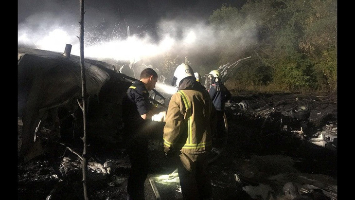 Máy bay quân sự Ukraine gặp nạn, 22 người chết, hầu hết là sinh viên - Ảnh 1.