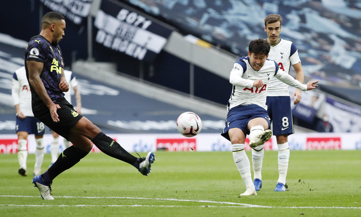 VAR ‘nổ’ ở phút bù giờ, Newcastle giật 1 điểm từ tay Tottenham - Ảnh 2.