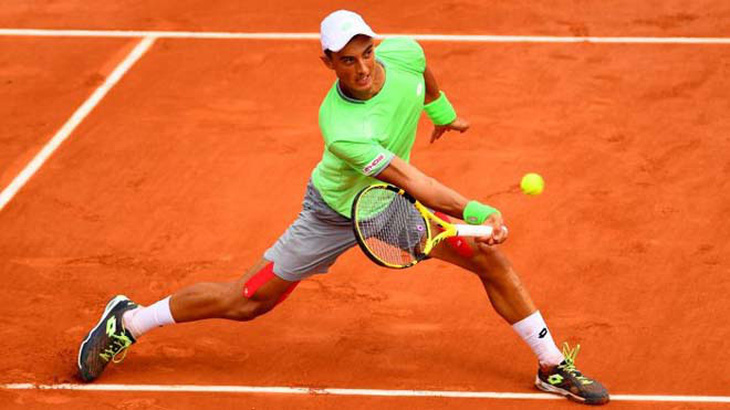 Tay vợt gốc Việt Antoine Hoang bị loại ở vòng đầu tiên Roland Garros - Ảnh 1.