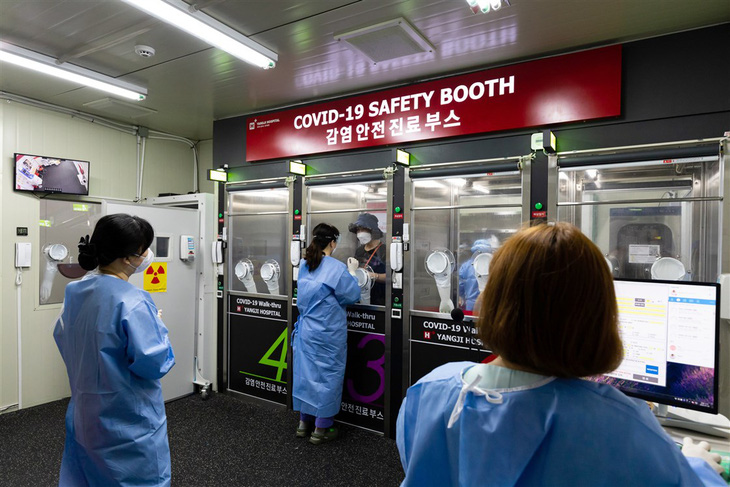 Hàn Quốc ngăn nguy cơ lây nhiễm COVID-19 từ du khách nước ngoài ra sao? - Ảnh 2.