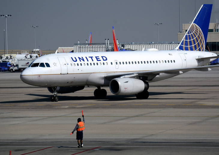 Các hãng hàng không lớn của Mỹ ngừng thu phí đổi chuyến - Ảnh 1.