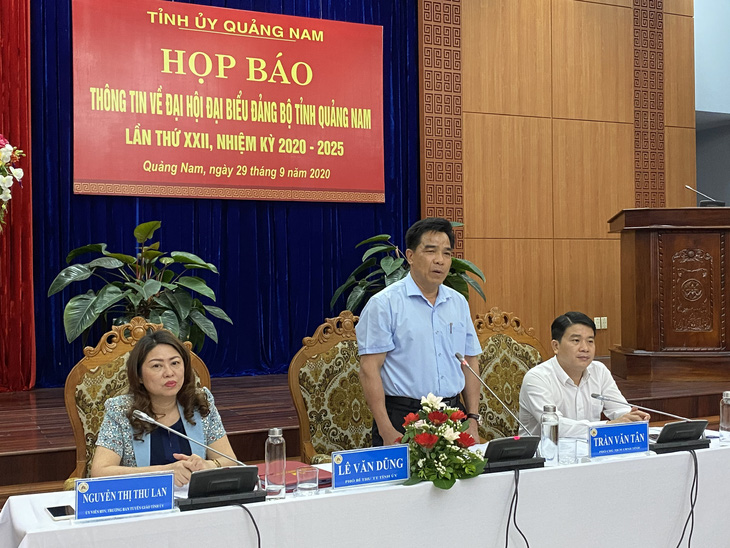 Quảng Nam tặng quà cho đại biểu dự đại hội đảng bộ tỉnh bằng nguồn xã hội hóa - Ảnh 1.