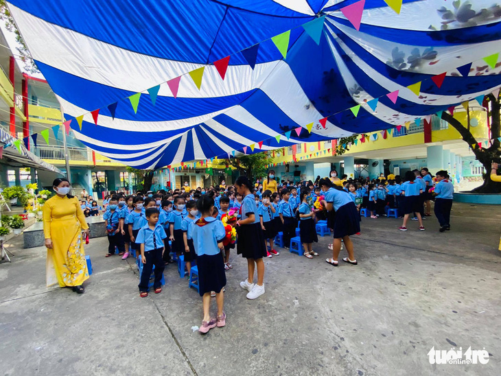 Gần 23 triệu học sinh cả nước khai giảng năm học mới - Ảnh 30.