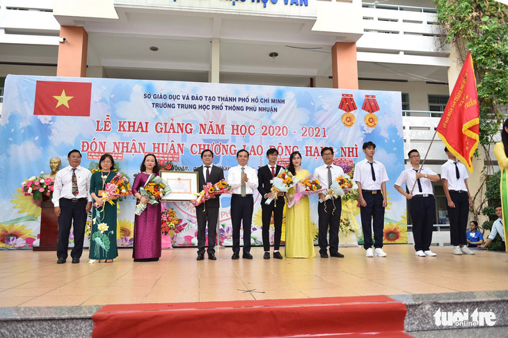 Gần 23 triệu học sinh cả nước khai giảng năm học mới - Ảnh 6.