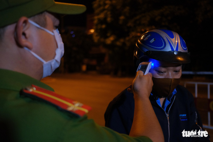 Xe máy, xe hơi cá nhân đã ra vào Đà Nẵng từ 0h ngày 5-9 - Ảnh 4.