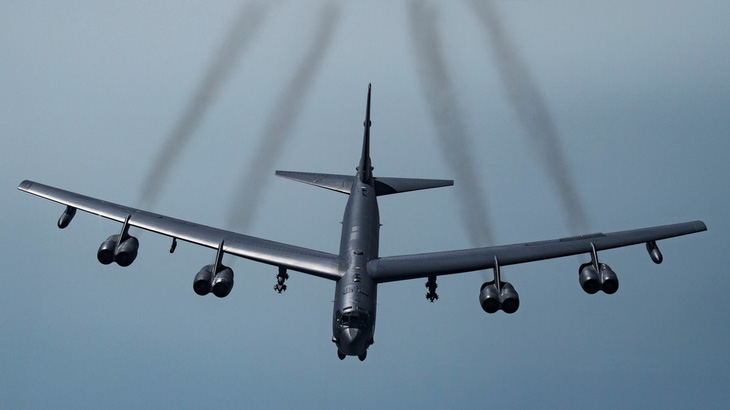 Nga điều 8 tiêm kích chặn 3 máy bay ném bom B-52 của Mỹ - Ảnh 1.